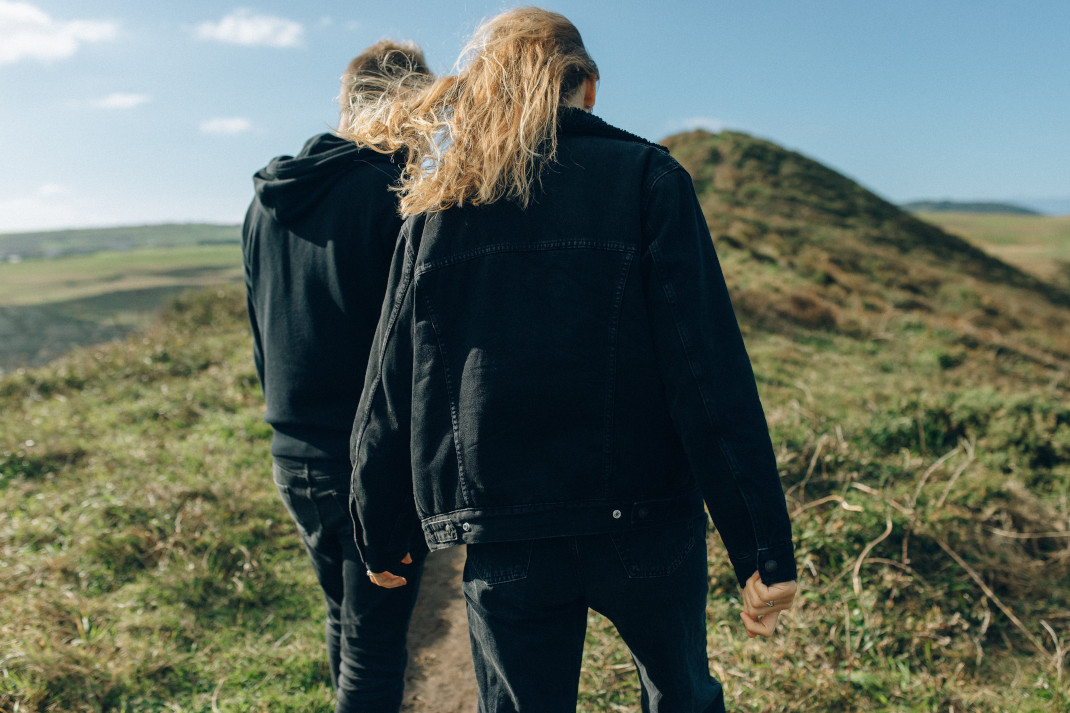 couple love afraid to show love